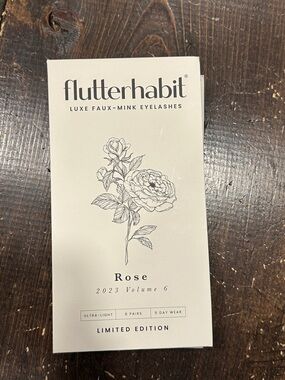 flutterhabit Rose Luxe Faux-Mink Eyelashes - Cream Packaging